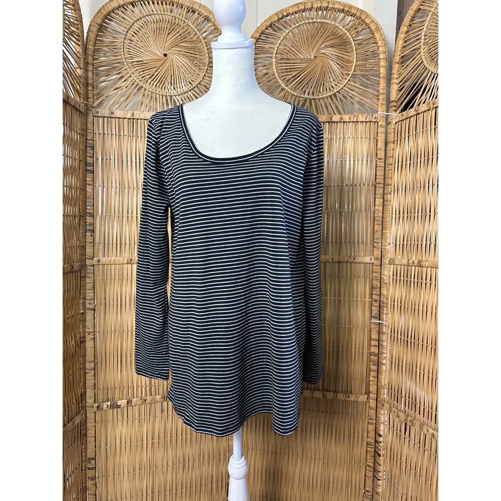 Lula Roe Top Women’s Large‎